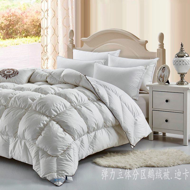 彈力立體分區(qū)鵝絨被.迪卡